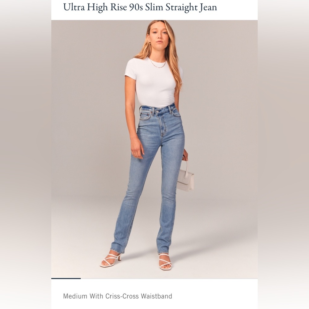 Abercrombie & Fitch Ultra High Rise 90s Slim Straight Jean